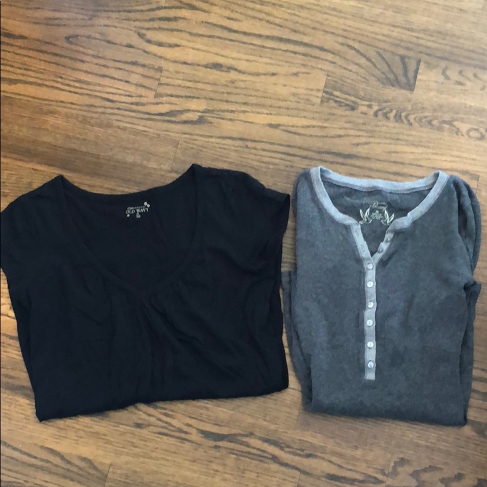 Bundle 2 Old Navy medium tee ladies